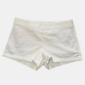 Express Size 0 solid white cuffed shorts with pockets in the front and back